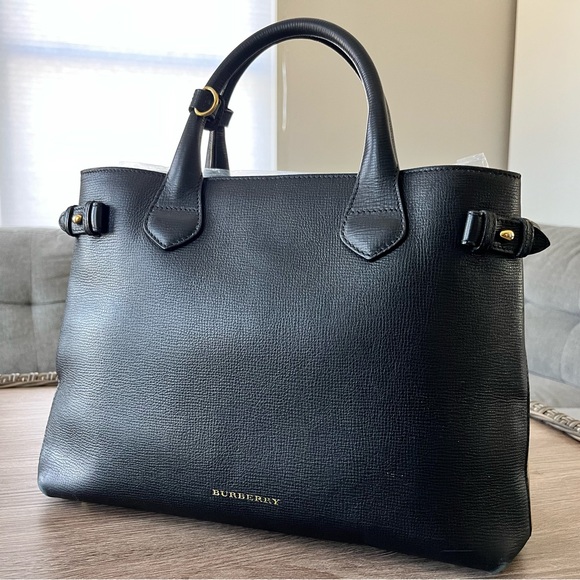 Burberry Banner Medium Tote - Picture 4 of 17